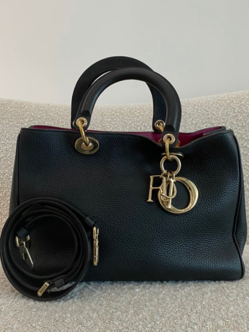 Authentic Pre-Owned Dior Medium Diorissimo Bag with removable strap black - Picture 2 of 15